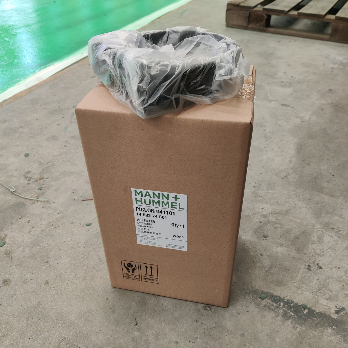 Kubota Air Filter Assembly (with Bracket)