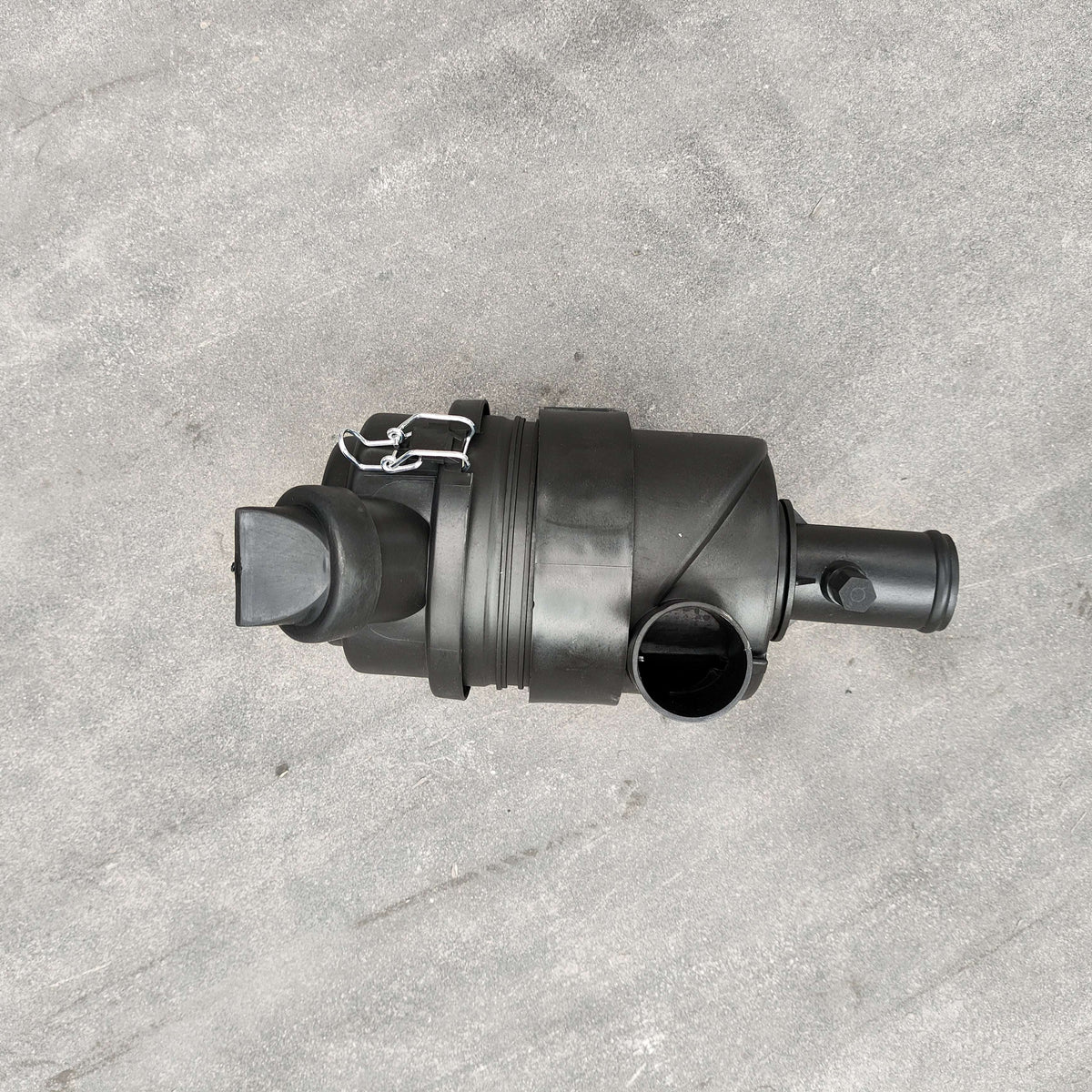 Kubota Air Filter Assembly (with Bracket)